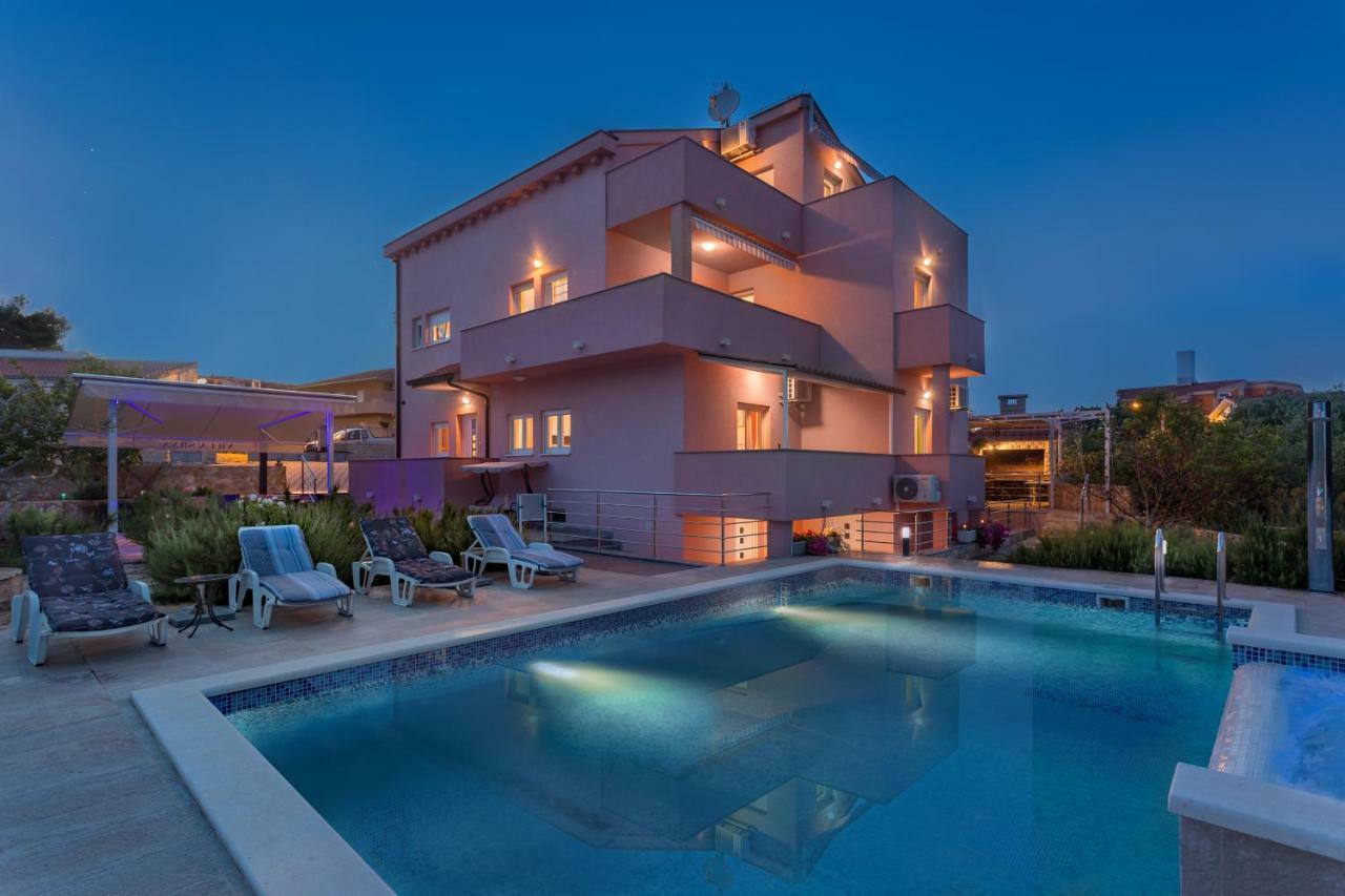 Apartments Silva Slatine Kültér fotó