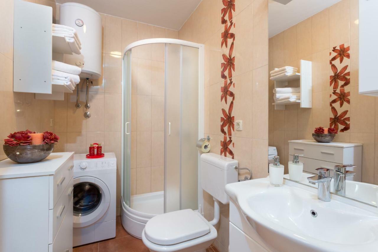 Apartments Silva Slatine Kültér fotó